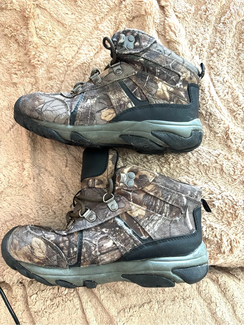 Ozark Trail Brown Camo Hiker Boots SZ 4 Youth Worn 1X